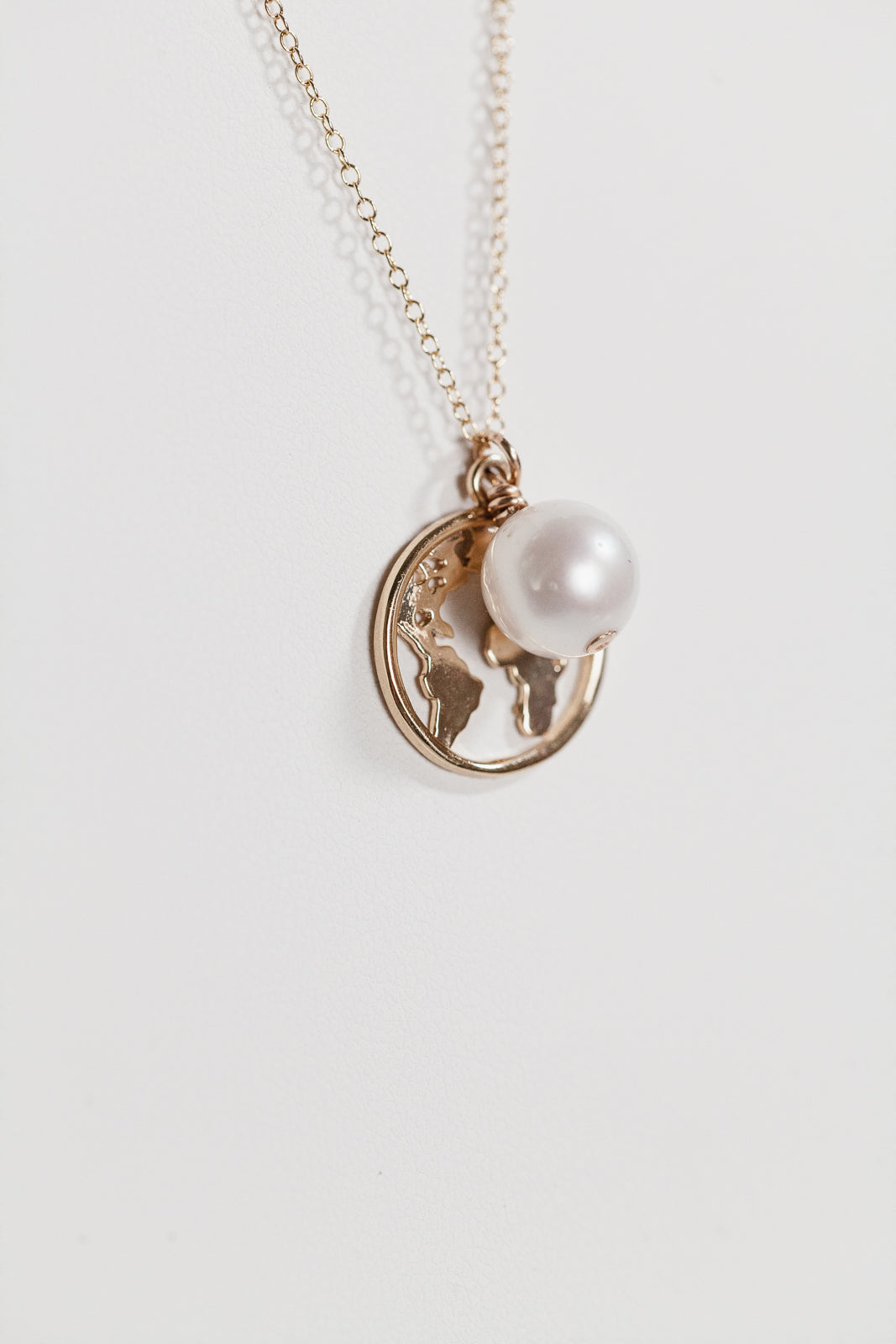 World charm necklace 2025